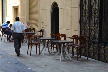 <a class="fancybox" rel="gallery-street-furniture" href="https://passageways.clustermappinginitiative.org/sites/default/files/styles/largest/public/dsc_0658.jpg?itok=IMJ-80Ah" title="Street furniture belongs to a coffee shop.">Enlarge</a><br >2015, Sep 30, 02:09pm<br>Street furniture belongs to a coffee shop.